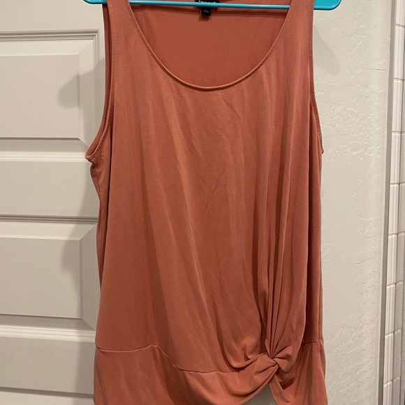 Torrid twist front tank - Picture 2 of 5